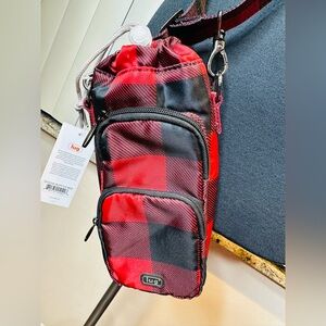 Lug Huggie SE insulated water bottle holder red black buffalo check pattern